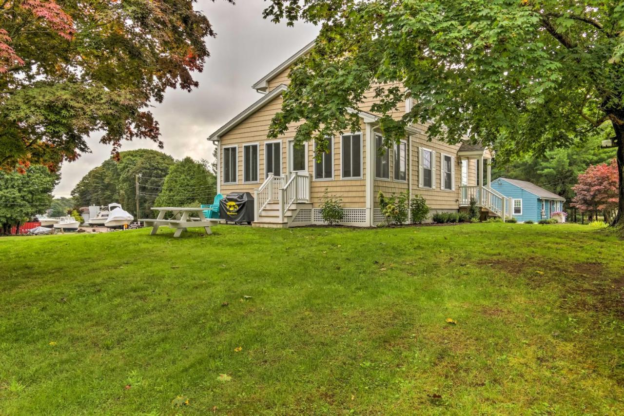 Charming Home With Yard Steps To Pawcatuck River! Esterno foto
